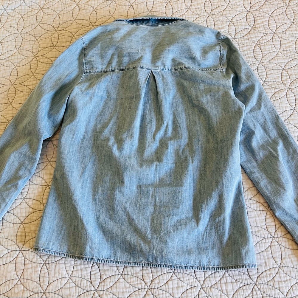 Express Light Blue Casual Shirt women size small denim - Picture 11 of 11